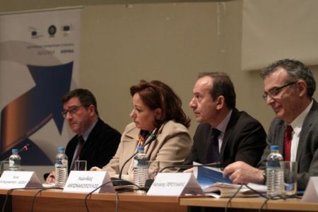 Σταθερές δομές και εκπαίδευση για την καταπολέμηση της ανεργίας των νέων