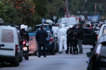 Αχρησιμοποίητα τα καλάσνικοφ που βρέθηκαν σε αυτοκίνητο στο Π. Φάληρο