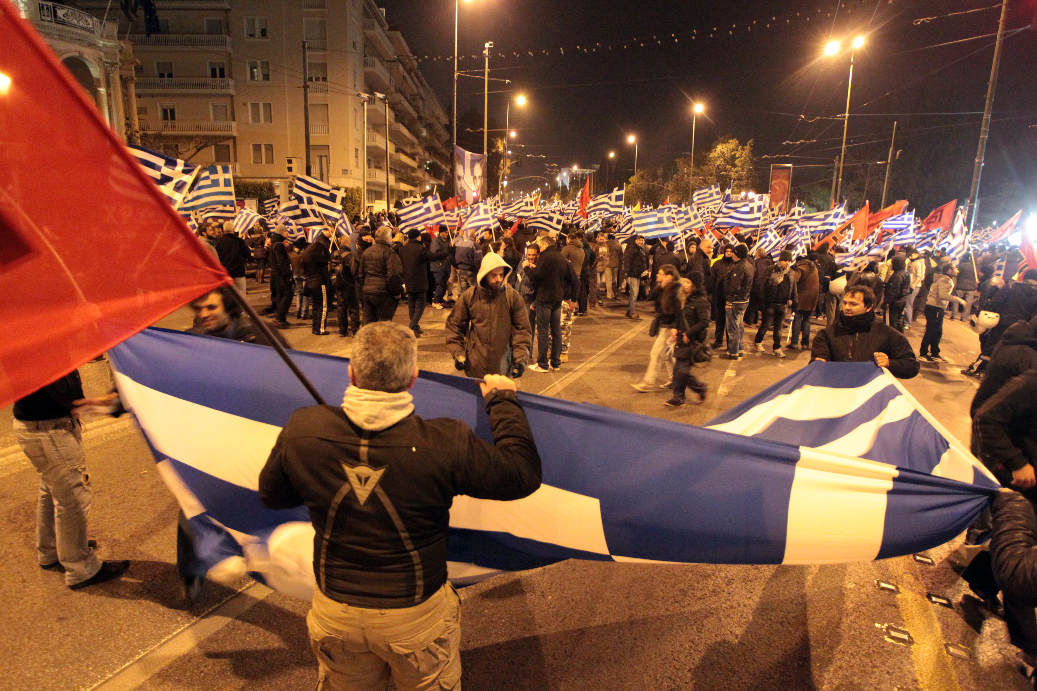 Die Zeit: Γερμανοί νεοναζί σε πορεία της Χρυσής Αυγής στην Αθήνα