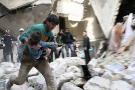 Σφαγή αμάχων από βαρέλια-βόμβες του καθεστώτος στο Χαλέπι