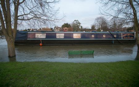 Βρετανία: Σε επικίνδυνα επίπεδα έχει ανέβει η στάθμη του Τάμεση