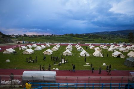 Ρωγμές και αντίσκηνα στην Παλική