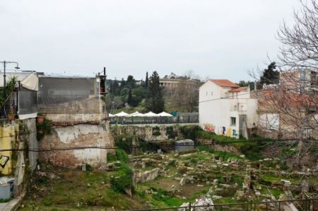 «Θυσίες» κτιρίων για την ανάδειξη της Ποικίλης Στοάς