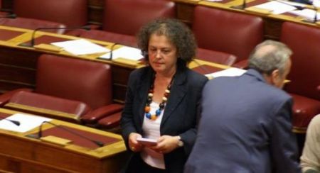 Αφρ. Θεοπεφτάτου: «Η κυβέρνηση έχει πολιτική βούληση να πατάξει τη διαφθορά και διαπλοκή»