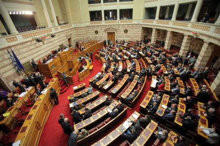 Πέρασε το νομοσχέδιο για ΑΔΜΗΕ και η τροπολογία για αμυντικά συστήματα