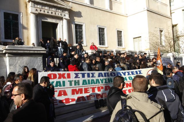 Protesters clash with police at POE-OTA rally outside State Council