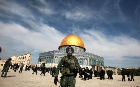 Συγκρούσεις αστυνομίας-διαδηλωτών στο Ορος του Ναού στην Ιερουσαλήμ