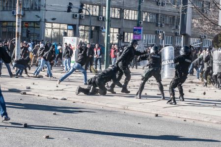 Η Βοσνία κλυδωνίζεται