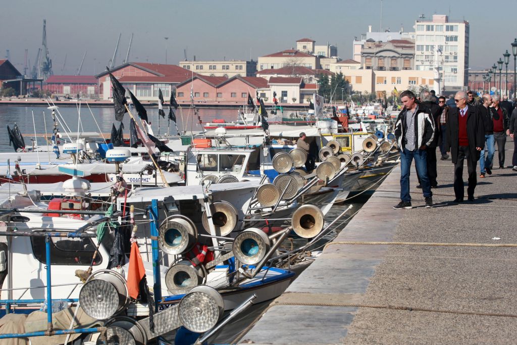 Κινητοποιήσεις ετοιμάζουν οι ψαράδες με «μπλόκα» στα λιμάνια