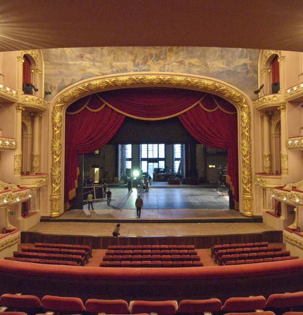 Θέση στο θέατρο με… ονοματεπώνυμο