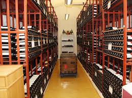 Στα άδυτα της κάβας της Ντάουνινγκ Στριτ στο κεντρικό Λονδίνο