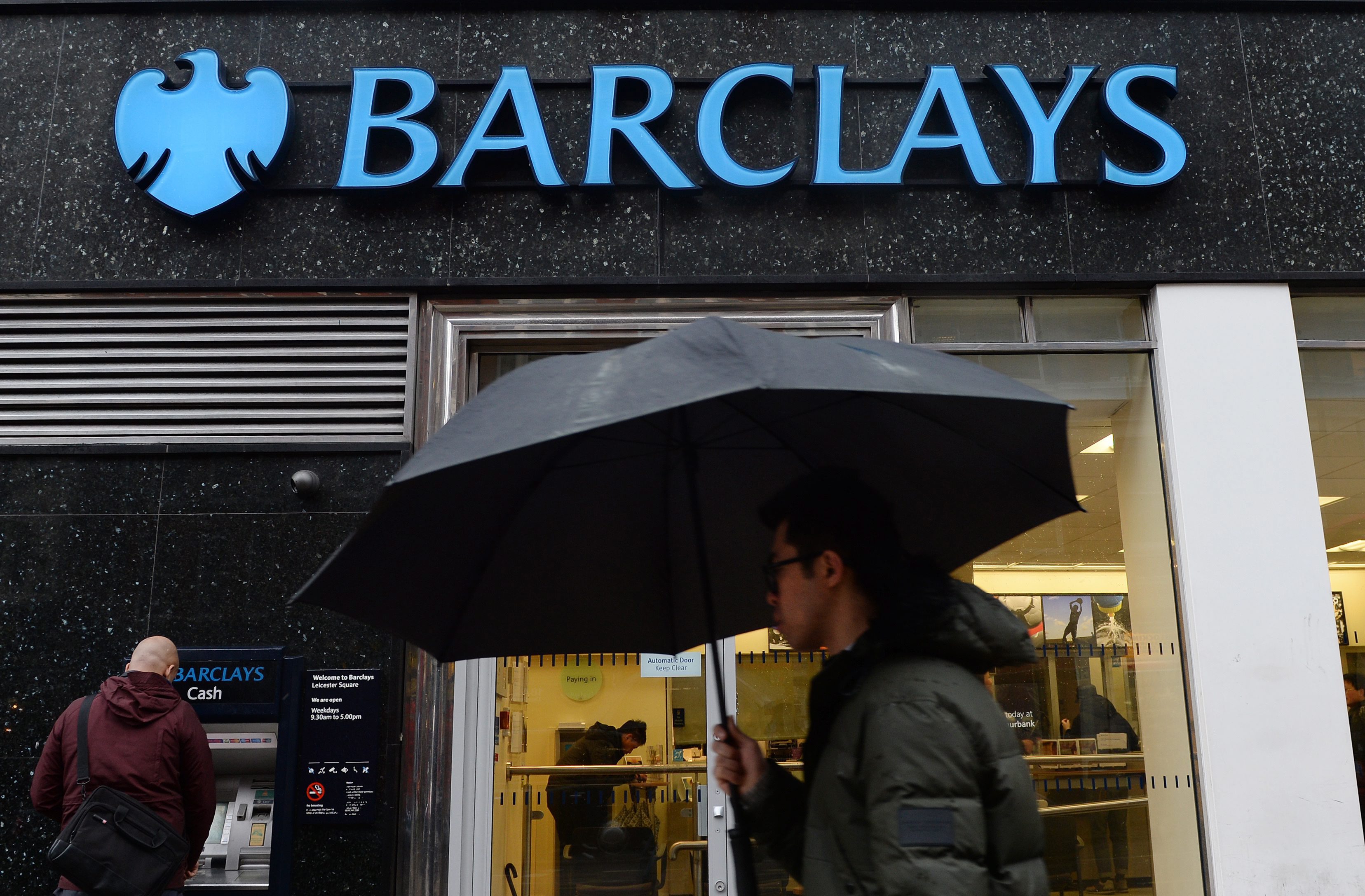 Barclays: Μειώνει 7.000 θέσεις εργασίας έως το 2016