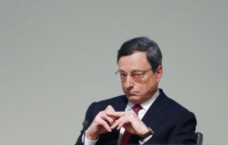 Ντράγκι: Πρόωρες οι εικασίες σχετικά με την ελάφρυνση του ελληνικού χρέους