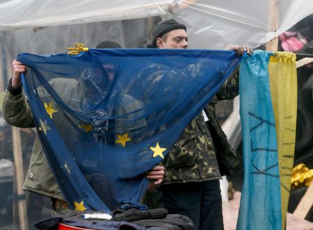 Μετωπική σύγκρουση Ρωσίας – Ε.Ε. για την ουκρανική κρίση