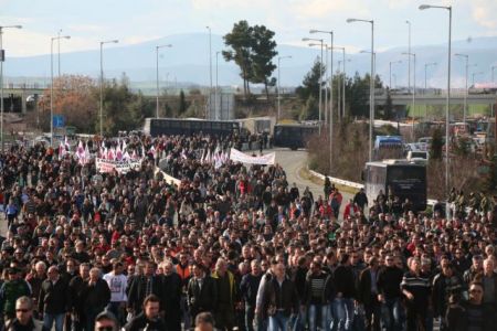 Farmer unions hold general assemblies at road blocks today