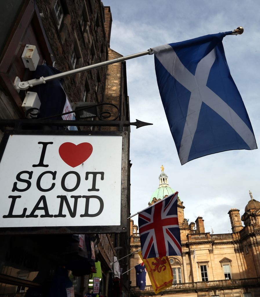 Το Λονδίνο αμφισβητεί τα περί πλούτου της «ανεξάρτητης» Σκωτίας