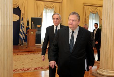 Στα χέρια του Βενιζέλου το πόρισμα για τις γερμανικές αποζημιώσεις