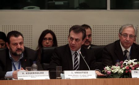 Βρούτσης: Χάνεται το 3% του ΑΕΠ λόγω της ανεργίας των νέων