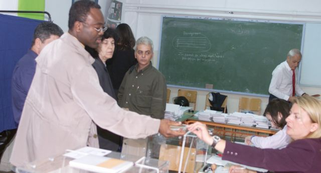 Πινγκ πονγκ με την ψήφο των μεταναστών