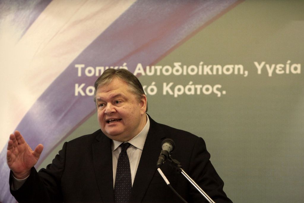 Ο Βενιζέλος βλέπει πολιτικές ευθύνες πίσω από το σκάνδαλο της ΜΚΟ