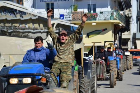 Farmers hold demonstration in Athens city center at noon today