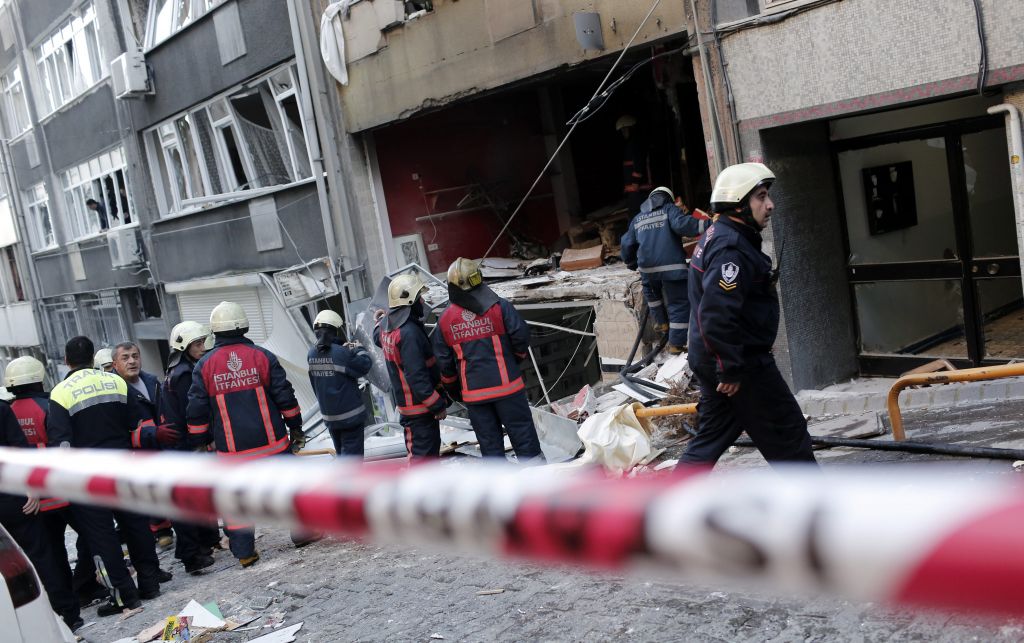 Κωνσταντινούπολη: Ενας νεκρός, τρεις τραυματίες από έκρηξη σε περιοδικό