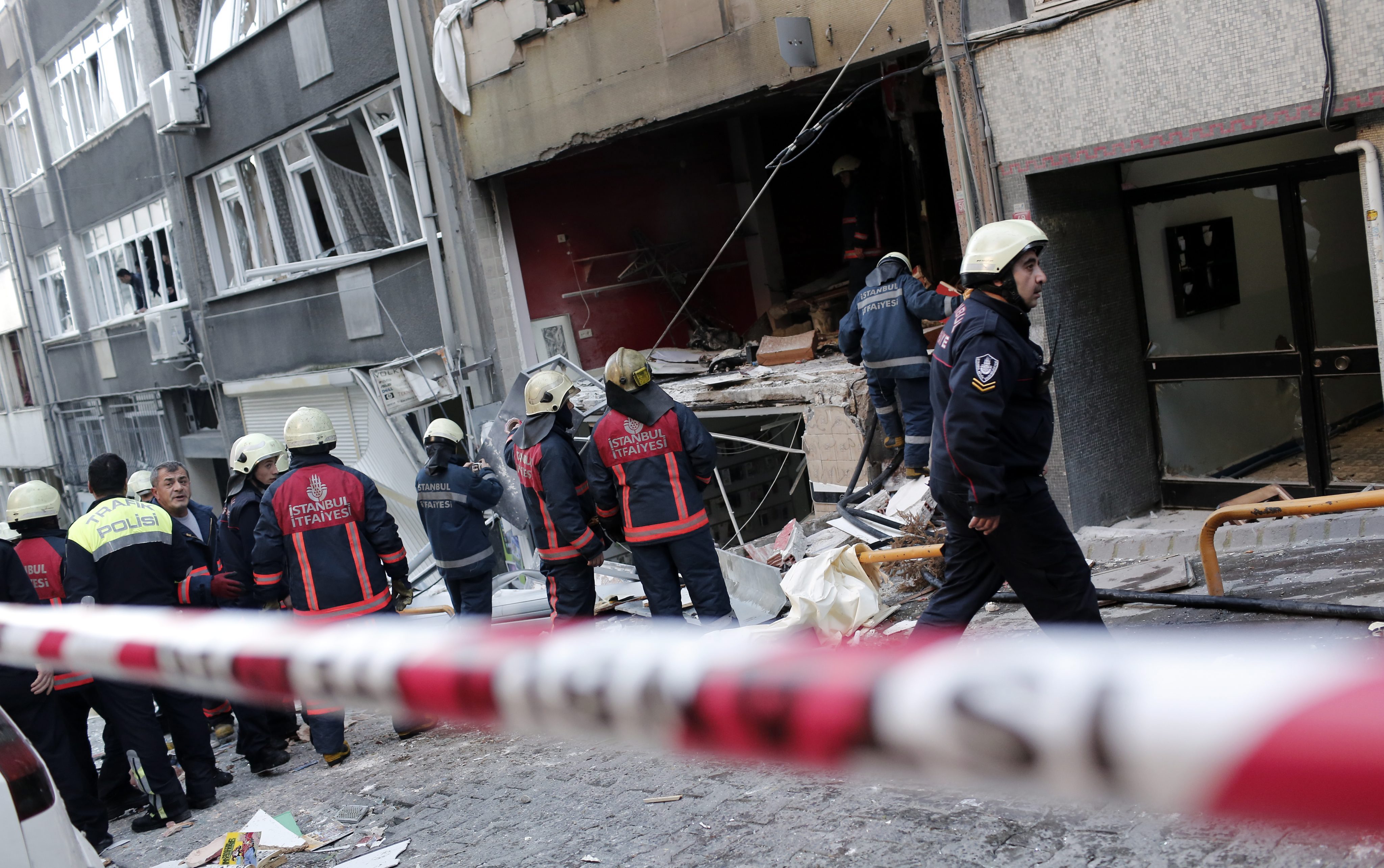 Κωνσταντινούπολη: Ενας νεκρός, τρεις τραυματίες από έκρηξη σε περιοδικό