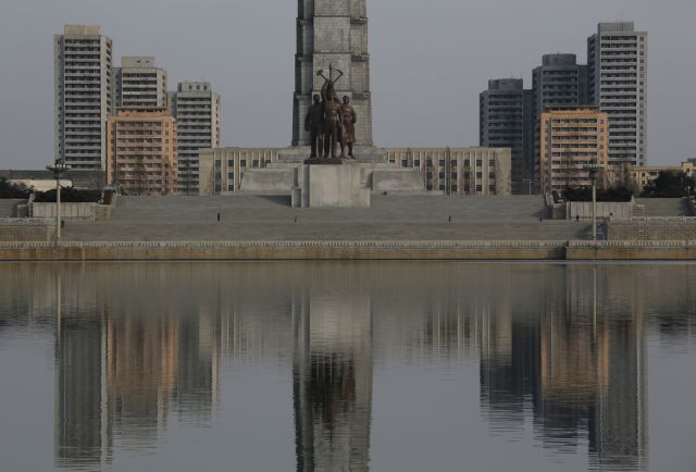 Η Β. Κορέα δικάζει δύο αμερικανούς τουρίστες ως «εχθρούς του κράτους»