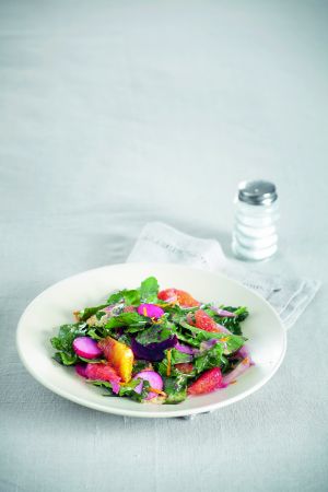 Σαλάτα με ρόκα, παντζάρι και βινεγκρέτ πορτοκαλιού