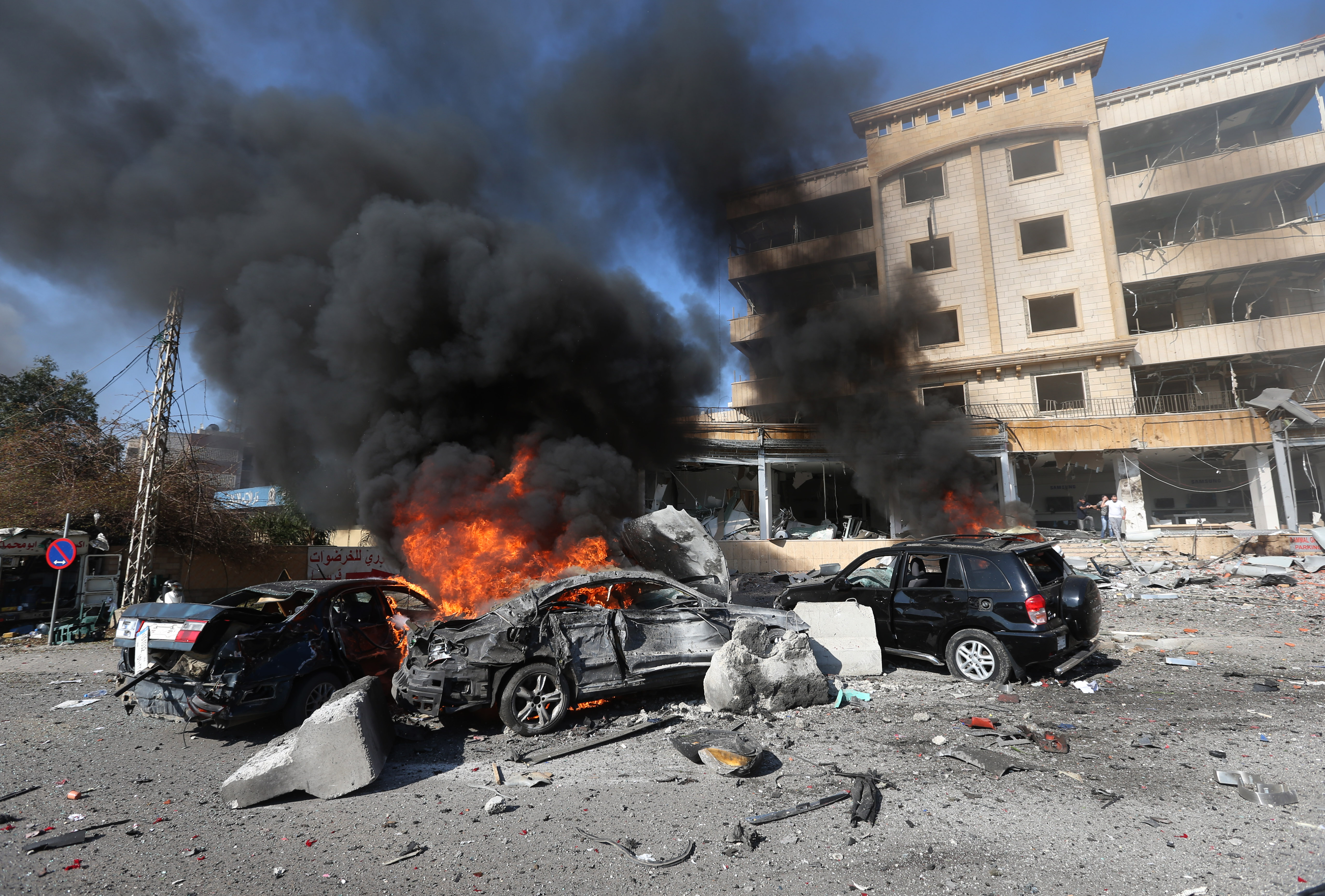 Τουλάχιστον έξι νεκροί από επίθεση καμικάζι σε χωριό του Λιβάνου