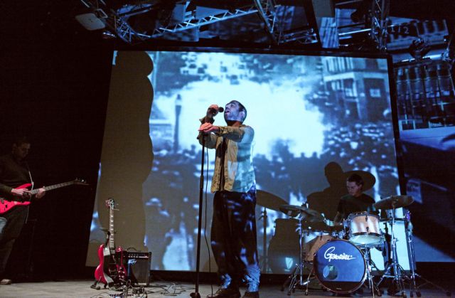 «Που κυλάει απροσδόκητα…»