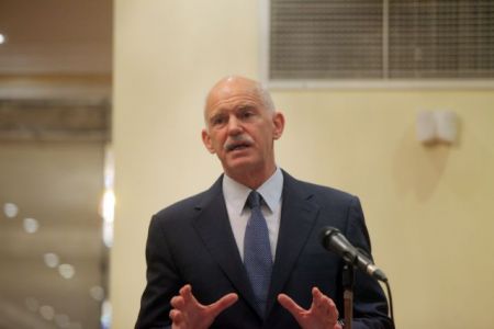 Γ. Παπανδρέου:Υπεραμύνεται της απόφασης του για το δημοψήφισμα