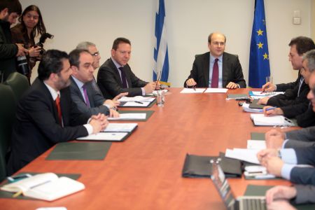 Συνεδρίασε η διϋπουργική επιτροπή για τη βιομηχανική πολιτική