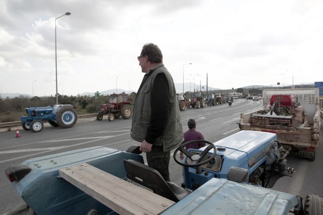 Farmers in Peloponnesus vow to hold the road blocks