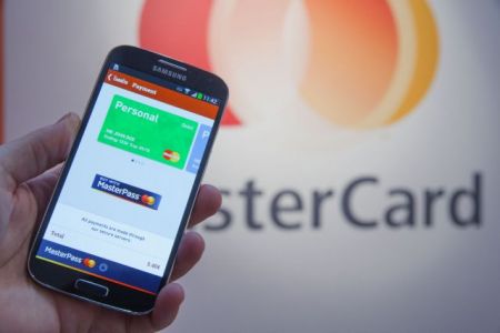 Στο τέλος του 2015 οι ηλεκτρονικές πληρωμές μέσω κινητού