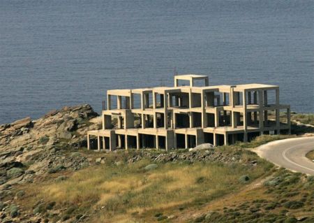 Αδεια δόμησης σε κοινή ιδιοκτησία με αυθαίρετα