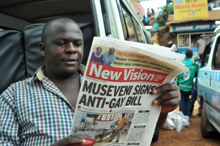 «Φρένο» στο δάνειο της Ουγκάντα μετά τον ομοφοβικό νόμο