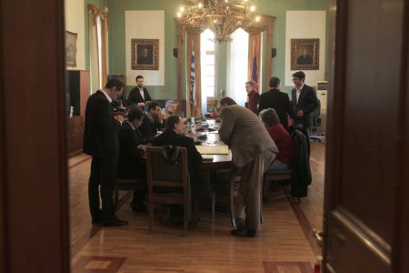 Στην τελική ευθεία προς τη συνδιάσκεψη η Ελιά