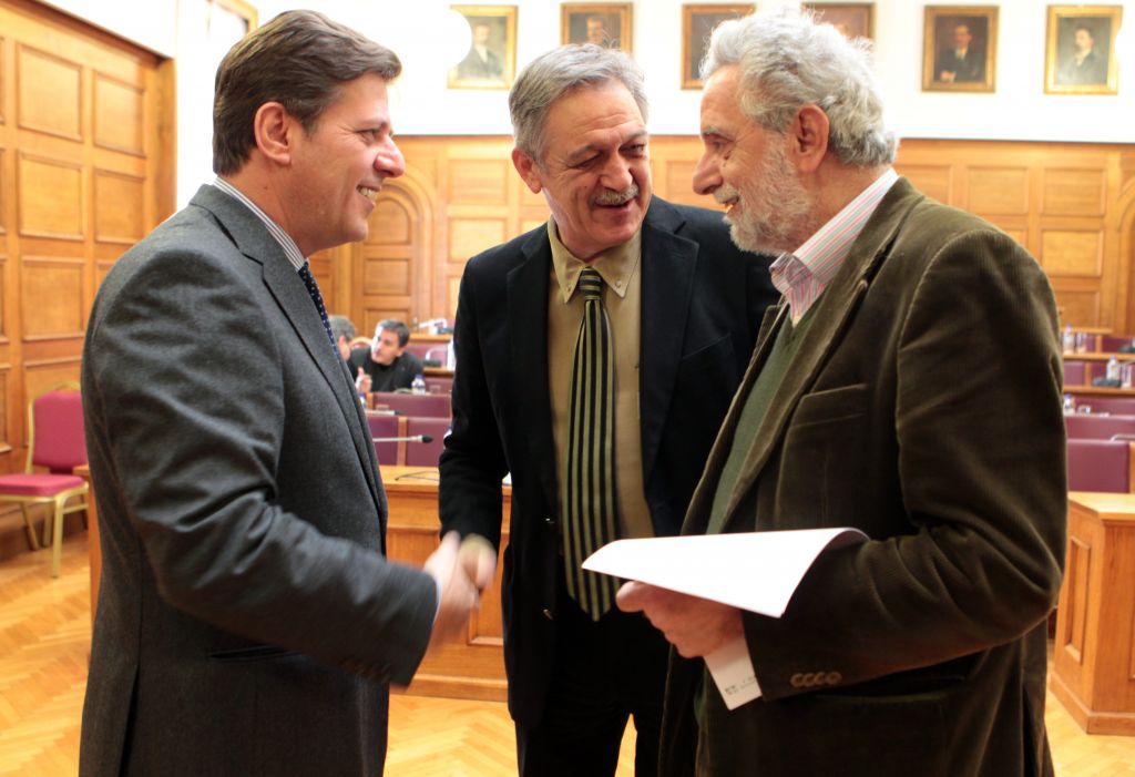 Προσλήψεις στο Λιμενικό: Νέα αντιπαράθεση Δρίτσα-Βαρβιτσιώτη