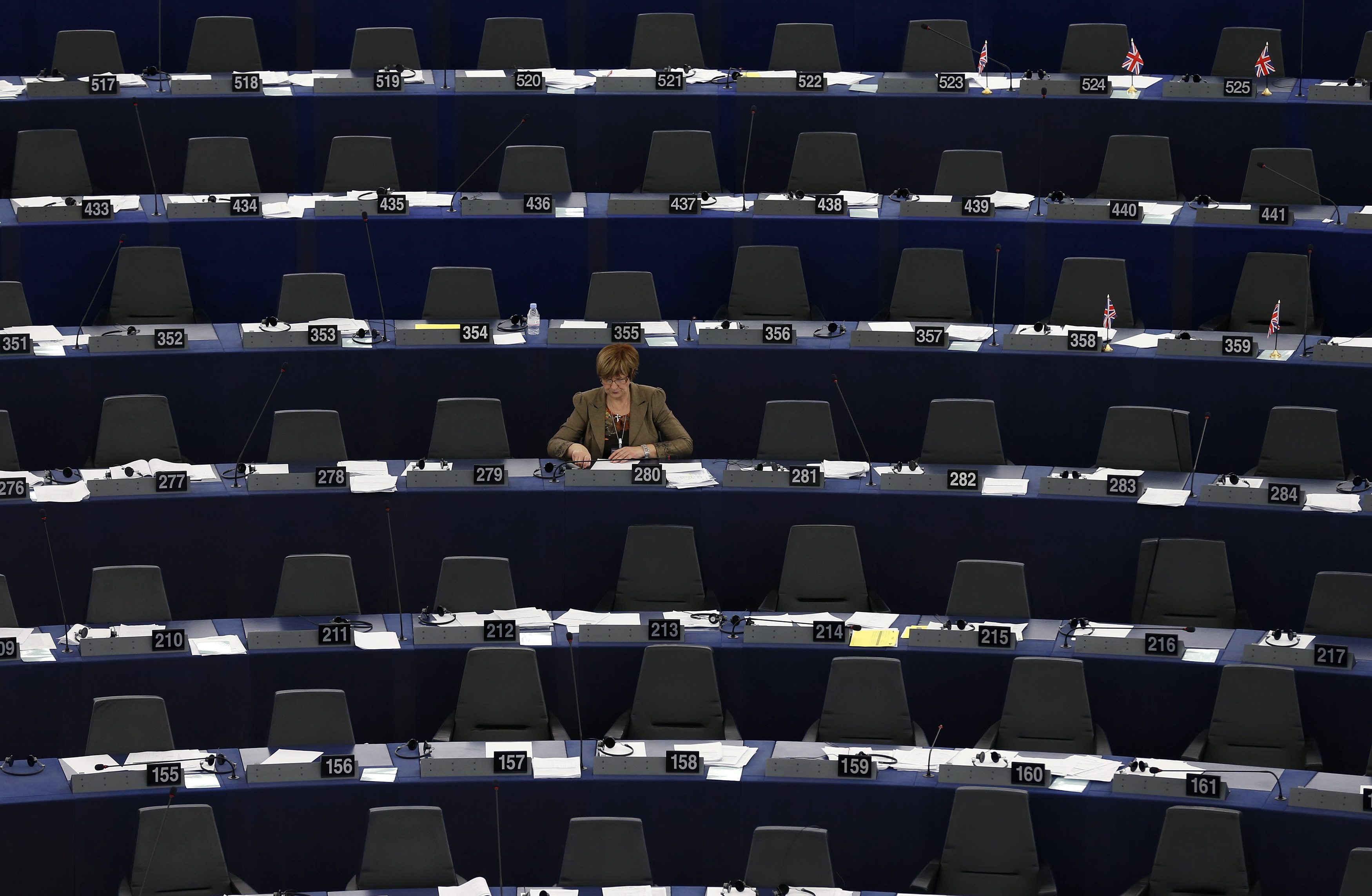 Η Ευρωβουλή αξιολογεί το ρόλο της τρόικα στις χώρες των μνημονίων