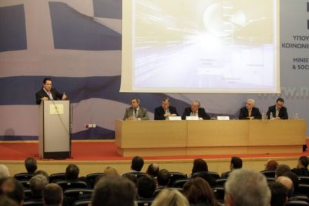 Μόνο ένας στους τρεις γιατρούς υπέβαλε αίτηση για το ΠΕΔΥ