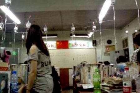 Εννιάωρα διαγωνίσματα για μαθητές στα σχολεία-«βιτρίνα» της Σανγκάης!