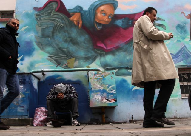 Ο Μακρόν παρουσίασε την στρατηγική του για την αντιμετώπιση της φτώχειας