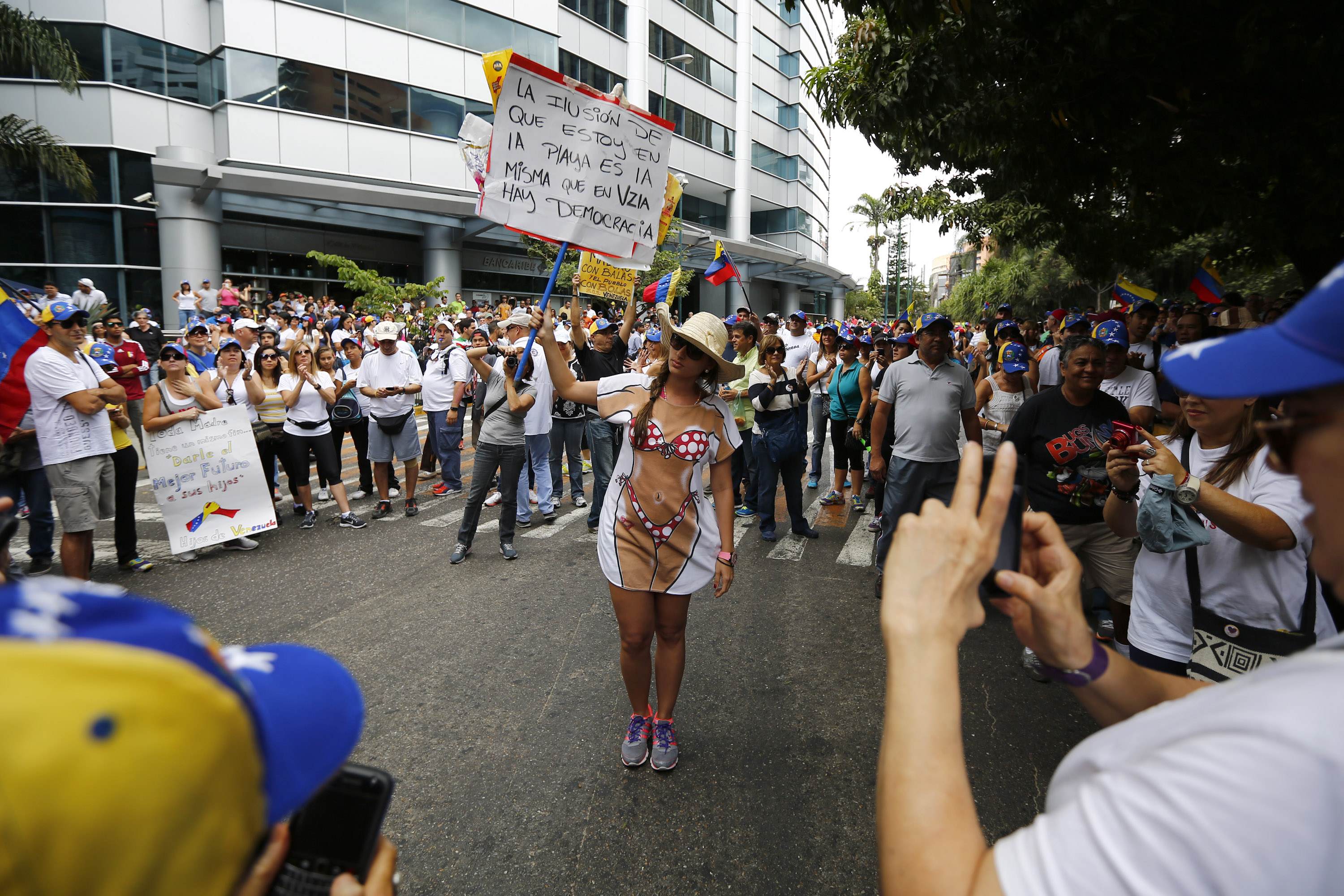 Τις ΗΠΑ δείχνει η Βενεζουέλα για την κλιμάκωση των διαδηλώσεων