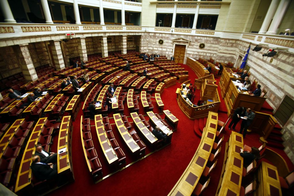 Στη Βουλή στοιχεία από ΟΔΔΗΧ για πληρωμές σε οίκους αξιολόγησης