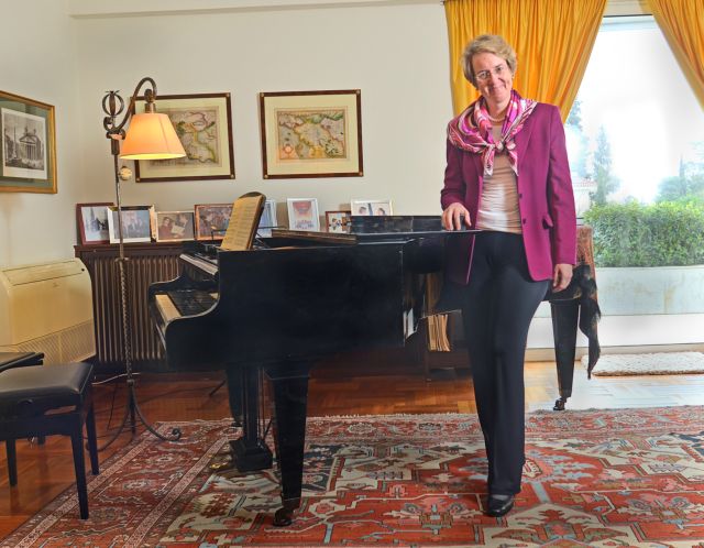 Οι Πρέσβεις ανεβαίνουν στον «Παρνασσό»