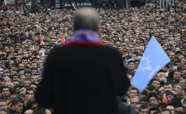 Με την πλάτη στον τοίχο ο Ερντογάν από τα σκάνδαλα διαφθοράς