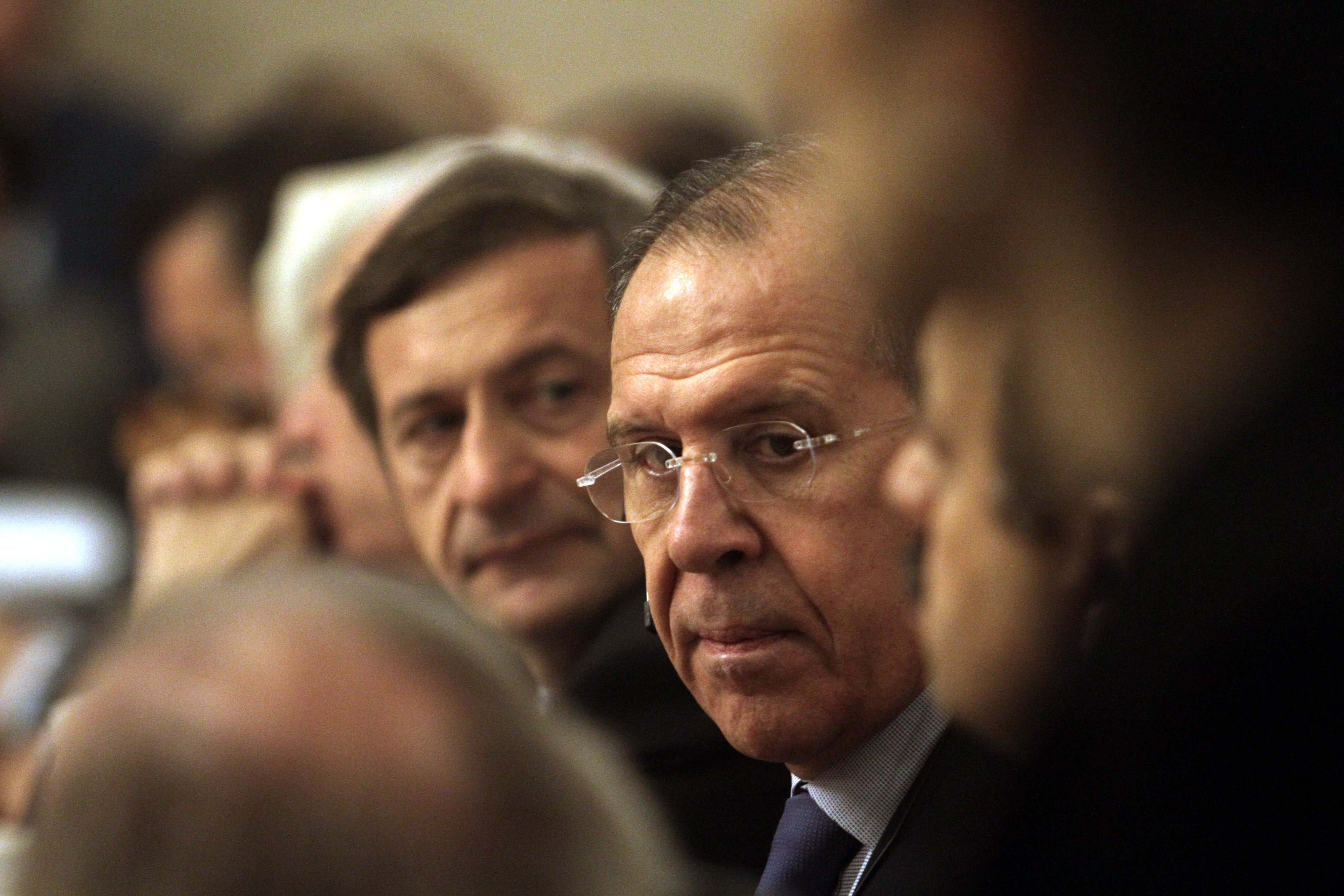 Λαβρόφ: «Η ουκρανική κυβέρνηση παίρνει εντολές από ακραίους»