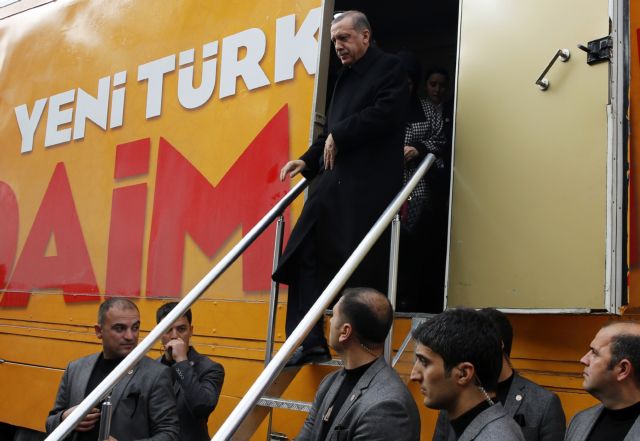 Νέες υποκλαπείσες τηλεφωνικές συνομιλίες «καίνε» τον Ερντογάν