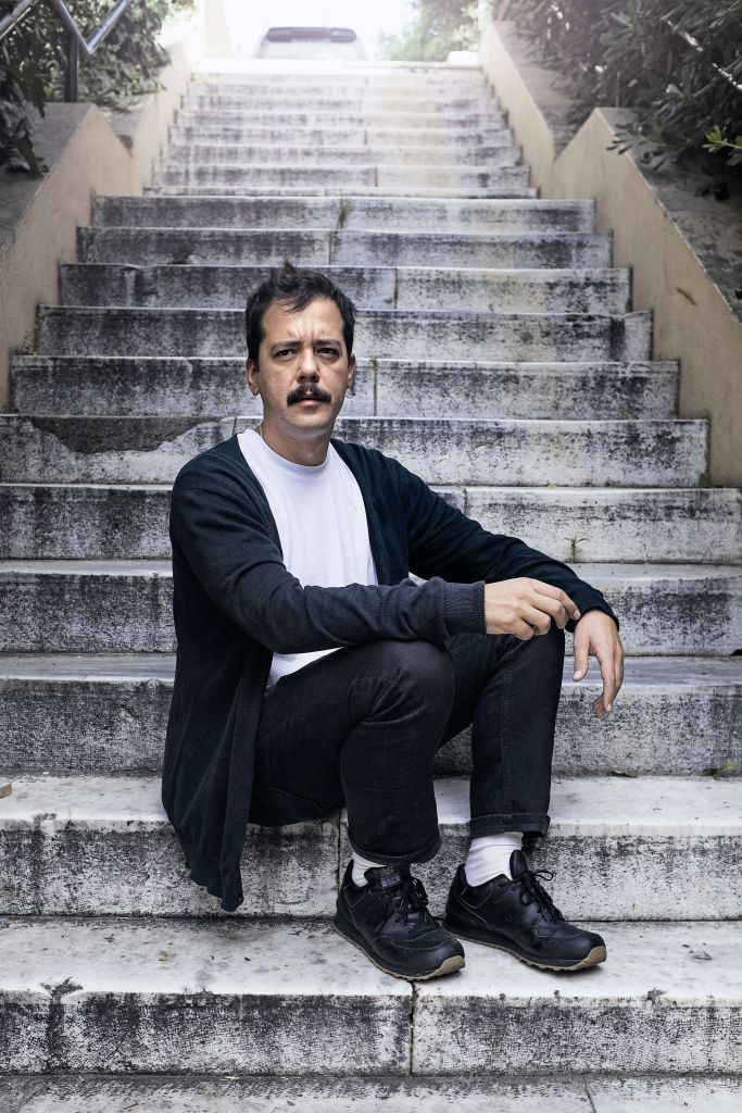 Ο σουρεάλ κόσμος του Ευθύμη Φιλίππου